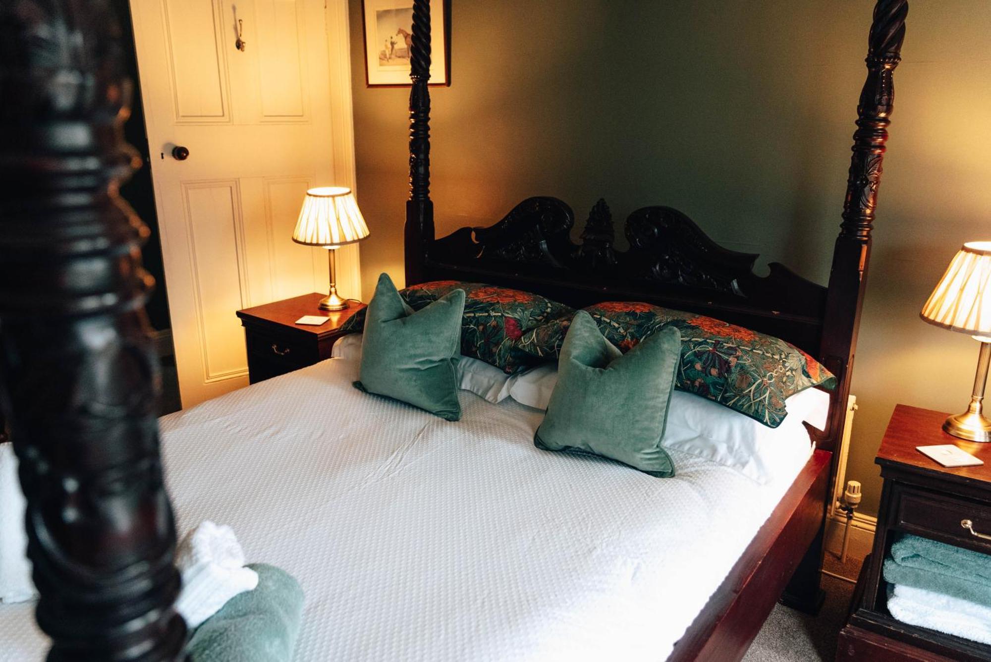 Luxury Accommodation In County Antrim With Riverside Hot Tub Kells Esterno foto