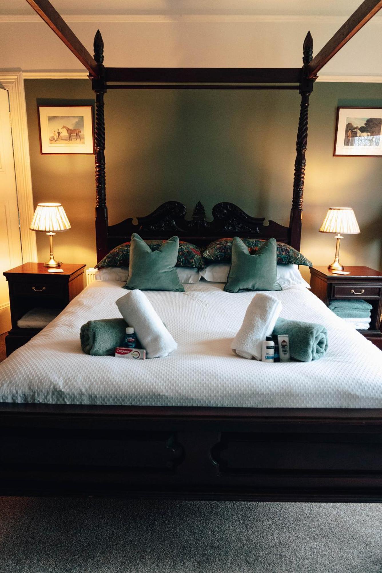 Luxury Accommodation In County Antrim With Riverside Hot Tub Kells Esterno foto