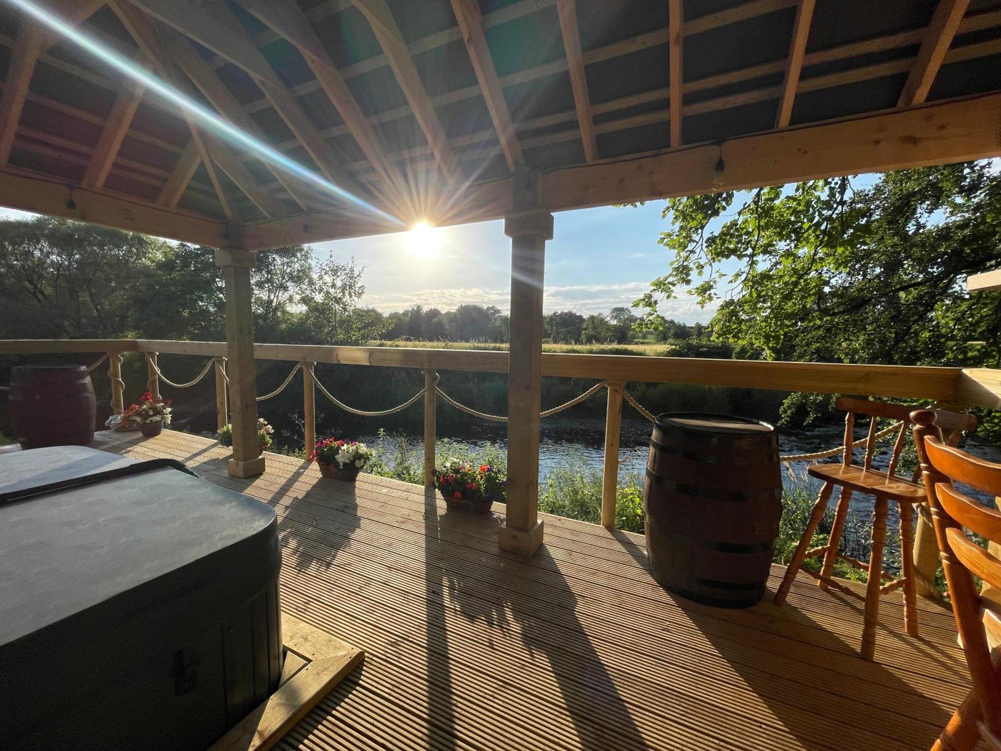 Luxury Accommodation In County Antrim With Riverside Hot Tub Kells Esterno foto