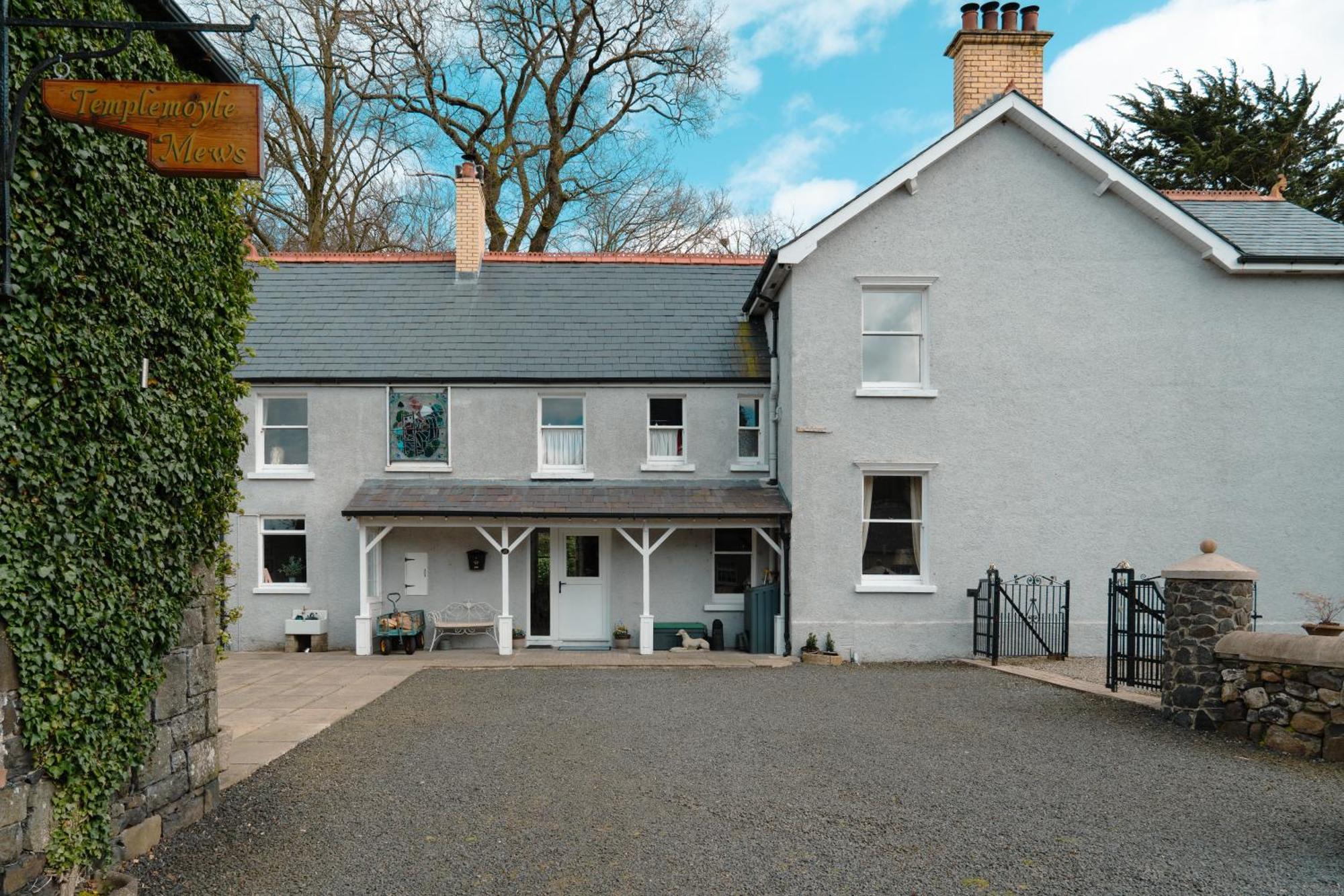 Luxury Accommodation In County Antrim With Riverside Hot Tub Kells Esterno foto